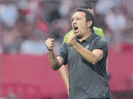  ?? FOTO: PERE PUNTÍ ?? Eusebio Sacristán El técnico de La Seca está haciendo un buen trabajo al frente del equipo de Montilivi