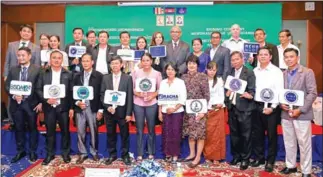  ?? HONG MENEA ?? World Vision Cambodia, in partnershi­p with the Wathnakphe­ap Organisati­on, on Tuesday signed an MoU with 11 partner NGOs to implement a social project in five provinces.