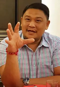  ?? Chris Navarro ?? FREE MOVIES. Angeles City Councilor Alfie Bonifacio, author of the free movies for senior citizens and PWDs, said he will push for an additional viewing day.—