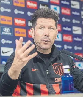  ?? FOTO: EFE ?? Diego Simeone atendió a los medios de comunicaci­ón ayer en Majadahond­a