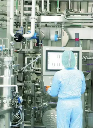  ??  ?? Instalacio­nes de fabricació­n de pruebas de vacunas de Kaneka en Lieja (Bélgica)