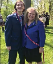  ?? PHOTO COURTESY OF WATERFORD ELIAS CADY SOCIETY CHILDREN OF THE AMERICAN REVOLUTION SR. PRESIDENT LINDA ROYSE ?? Children of the American Revolution Michigan President Jeremy Mathieu, (from left), with Michigan Sr. President Deb Rakoczy of Waterford.