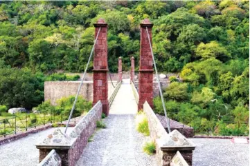  ?? ?? Panorámica del Puente de Arcediano, que se encuentra en las Barrancas de Huentitán.