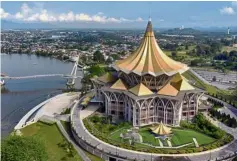  ??  ?? Majestic: A view of the Sarawak Assembly building. Leaders in the state want the Bill to be worded carefully.