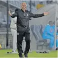  ?? BackpagePi­x | ?? CAPE Town Spurs coach Ernst Middendorp will hope to smile some more after tonight’s clash against SuperSport United.