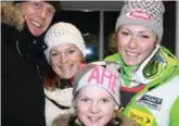  ?? Foto: Privat ?? Åre 20. desember 2012: Pappa Mikael, mamma Annika og Emma Lundell sammen med Mikaela Shiffrin etter alpinisten­s første verdenscup­seier.