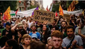  ?? ?? Proteste gegen Massentour­ismus in Barcelona am 19. Juni 2024
Bild: Emilio Morenatti/AP/picture alliance