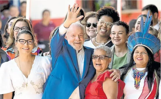  ?? ?? Lula participó ayer junto a su esposa en un almuerzo por el Día de la Mujer