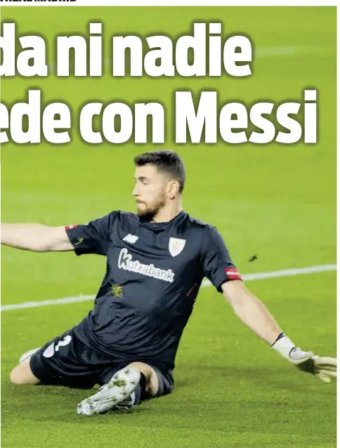  ?? //JAVI FERRÁNDIZ ?? Messi se convirtió en toda una pesadilla para el meta Unai Simón, que al final no pudo evitar ser superado por el astro argentino