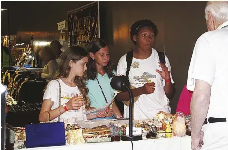  ?? BOB JONES ?? Most show dealers are very helpful when young people show an interest in jewelry and minerals.