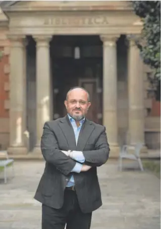  ?? // INÉS BAUCELLS ?? Alejandro Fernández, antes de la entrevista, en el Parlament