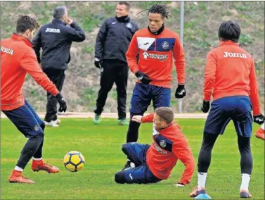  ??  ?? POSIBLE DEBUT. Rémy, reciente fichaje del Getafe, podría debutar hoy con sus nuevo equipo.