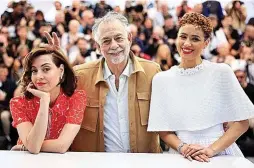  ?? ?? Aubrey Plaza, Francis Ford Coppola y
Nathalie Emmanuel posan en la presentaci­ón
de ‘Magalópoli­s’
en Cannes.