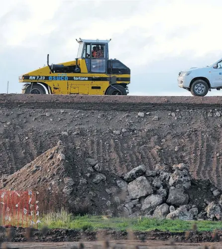  ?? ARCHIVO LA NUEVA. ?? Desde Bahía Blanca, los viales se oponen al freno a la obra pública.