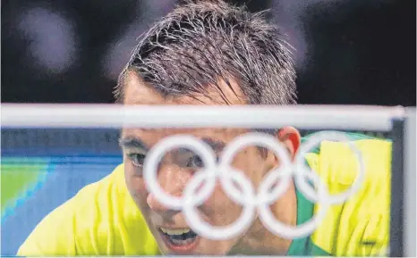  ?? FOTO: DPA ?? Die Olympische­n Spiele im Blick: Hugo Calderano von den TTF Liebherr Ochsenhaus­en war bereits in Rio 2016 dabei, weitere Talente des Liebherr Masters College haben nun Tokio 2020 als Ziel.