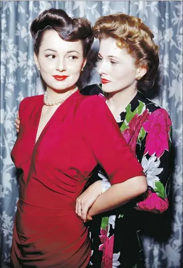  ?? Silver Screen Collection Getty Images ?? SIBLING ACTRESSES Olivia de Havilland, left, and Joan Fontaine (about 16 months younger) circa 1945.