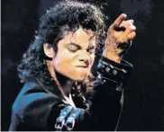  ??  ?? La muerte de Michael Jackson es todo un misterio, según manifiesta­n sus fanáticos en las redes.