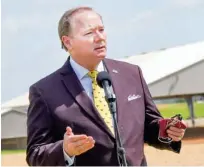  ??  ?? MSU president Dr. Mark Keenum speaks at Thursday’s pipeline announceme­nt at the Mississipp­i State University Horse Park. (Photo by Thomas Howard, SDN)