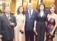  ??  ?? (From left) Ben Garcia, Belo Medical Group business developmen­t manager Doris Jimenez, Don Felbaum, Nikki Tang and PeopleAsia editor-in-chief and Allure editor Joanne Rae Ramirez.