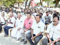  ?? R. ASHOK ?? CITU members staging a sitin protest at TWAD office in Mattuthava­ni in Madurai on Wednesday.