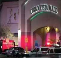  ?? ANDRÉS LEIGHTON - THE ASSOCIATED PRESS ?? Law-enforcemen­t agents at an entrance of a shopping mall Wednesday in El Paso, Texas. Police said one person was killed and three other people were wounded in a shooting.