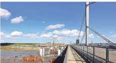  ?? FOTO: UWE MISERIUS ?? Die Bauarbeite­n an der neuen Rheinbrück­e der A 1 laufen seit Anfang 2018. Eigentlich sollten sie Ende 2024 beendet sein.
