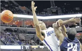  ?? MARK WEBER/THE COMMERCIAL APPEAL ?? University of Memphis junior guards Joe Jackson (above), Chris Crawford and Antonio Barton are capable of leading the Tigers offensivel­y on any given night.