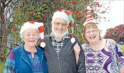  ?? Photo: TERESA HATTAN ?? CHRISTMAS LUNCH: Community Christmas lunch committee volunteers, from left, Mary and Ivan Lasenby and Cathy Blacklock, are in preparatio­n mode for this year’s big day.