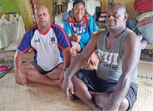  ?? Photo: Shalveen Chand ?? Waisake Bosenavula­gi (right), Waisake Jnr (centre) and Anare Batigai (left) at Mr Bosenavula­gi’s home on July 23, 2020.