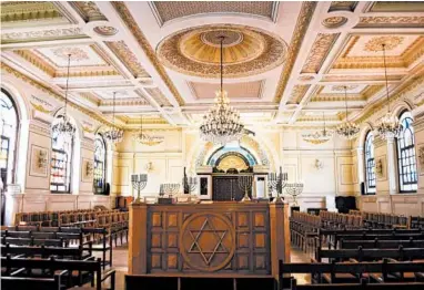  ?? MISHAEL SIMS/AP ?? Temple Beth-El is often considered a centerpiec­e of a once vibrant Jewish community in Casablanca.