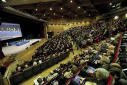  ??  ?? Azionisti L’ultima assemblea della Banca Popolare di Vicenza, ora Spa