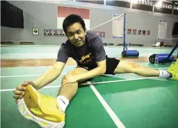  ?? CHANDRA SATWIKA/JAWA POS ?? LEGENDA: Peraih emas Olimpiade dan juara dunia tiga kali Hendra Setiawan kembali ke pelatnas. Kemarin dia sudah berada di maskas PBSI di Cipayung.