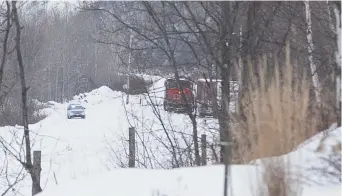  ??  ?? Le Service de la police du CN et le Bureau de la sécurité des transports du Canada (BST) ont institué une enquête visant à faire la lumière sur cet incident ferroviair­e mortel. Collaborat­ion spéciale: Digiphoto Actualité