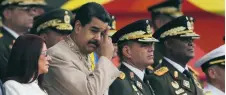  ?? FOTO: FERNANDO LLANO/AP ?? President Nicolas Maduro tillsamman­s med generaler och sin fru Cilia Florez under en arméparad förra helgen i huvudstade­n Caracas.