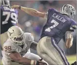  ?? RODOLFO GONZALEZ / AMERICAN-STATESMAN ?? Desmond Jackson (left) and the Texas defense will face Oregon State; Kansas State’s Collin Klein will battle Oregon.