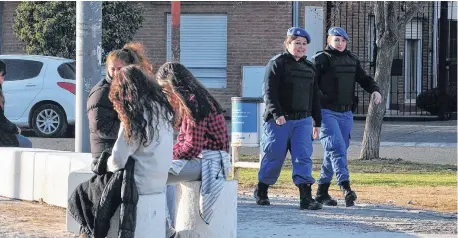  ?? MIGUEL GONZÁLEZ-LA NUEVA. ?? El Paseo de las Esculturas, uno de los espacios que están siendo sometidos a prevención por la nueva fuerza.