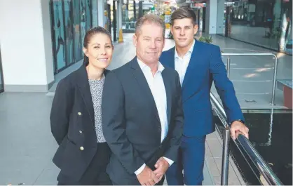  ?? Picture: GLENN HAMPSON ?? Commercial 1 Gold Coast’s Steve Macgregor with daughter Katie Rossi and son Ryan Macgregor.