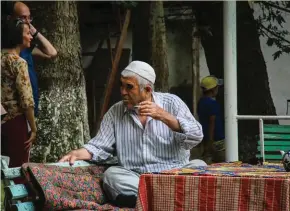  ??  ?? Uzbek tea – traditiona­l drink of the peoples of Uzbekistan.