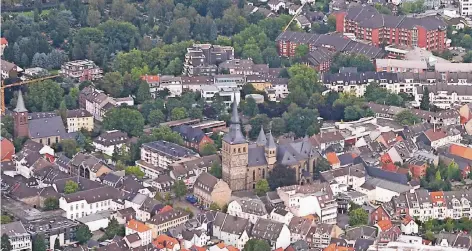  ?? RP-AF: ACHIM BLAZY ?? Blick auf die Innenstadt: Gerade beim bezahlbare­n Wohnraum gebe es großen Nachholbed­arf, betont die SPD-Fraktion.