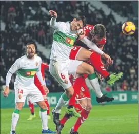  ?? FOTO: LOF ?? El Nàstic dio la cara en el Martínez Valero de Elche y acabó cayendo por la mínima