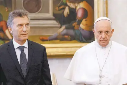  ??  ?? El presidente en su primera reunión con su compatriot­a Francisco en el Vaticano, en 2015.