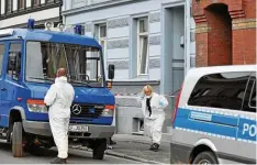  ?? ALEXANDER VOLKMANN / ARCHIV ?? Im Jahr 2011 beschäftig­te ein Verbrecher in der Waidstraße Langermann­s Team. Ein 25-Jähriger hatte dort seine Bekannte umgebracht. Er floh, wurde aber gefasst.