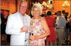  ?? Chuck and Suzy Fehlig help support JDRF. NWA Democrat-Gazette/CARIN SCHOPPMEYE­R ??