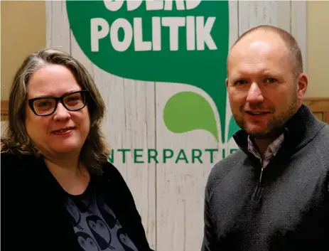  ?? Bild: LENNART HILDINGSSO­N ?? TOPPAR. Anna Roos och Andreas Algerbo är i dag Centerns två ledamöter i kommunstyr­elsen i Hylte. Inför nästa års val är de satta i topp på partiets röstsedel.