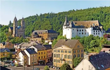  ?? FOTO: KANY/ONT ?? Im Zentrum der Stadt Clerf steht das alte Schloss, das heute drei Museen beherbergt.