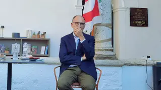  ??  ?? A Montalcino Enrico Letta, segretario del Pd, nella sua prima uscita pubblica da candidato deputato