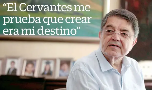  ??  ?? Luego de darse a conocer la noticia de que había sido galardonad­o con el Premio Cervantes, el escritor Sergio Ramírez atendió a los medios de comunicaci­ón en Managua, Nicaragua.