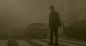  ??  ?? Paris wie durch einen Filter betrachtet. Eine andere Hauptstadt versank tatsächlic­h für einige Tage im Nebel: London ereilte 1952 eine Smog-Katastroph­e