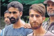  ?? SONU MEHTA/HT ?? Terror suspects Parvaiz Rashid Lone and Jamsheed Zahoor Paul were arrested by the police near Red Fort on Friday.