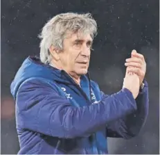  ??  ?? ► Pellegrini, ayer en Fulham.